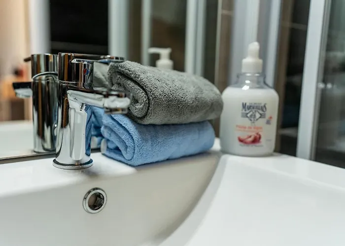 Le Charentais Centre Entree Autonome * Cognac